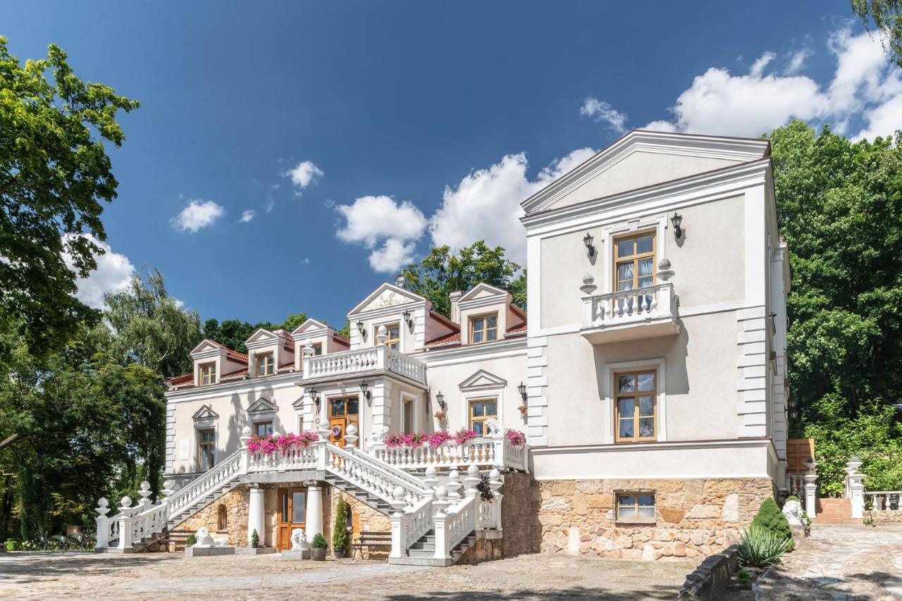 Palac Tarnowskich Hotel & Restauracja & Spa Ostrowiec Swietokrzyski Bagian luar foto