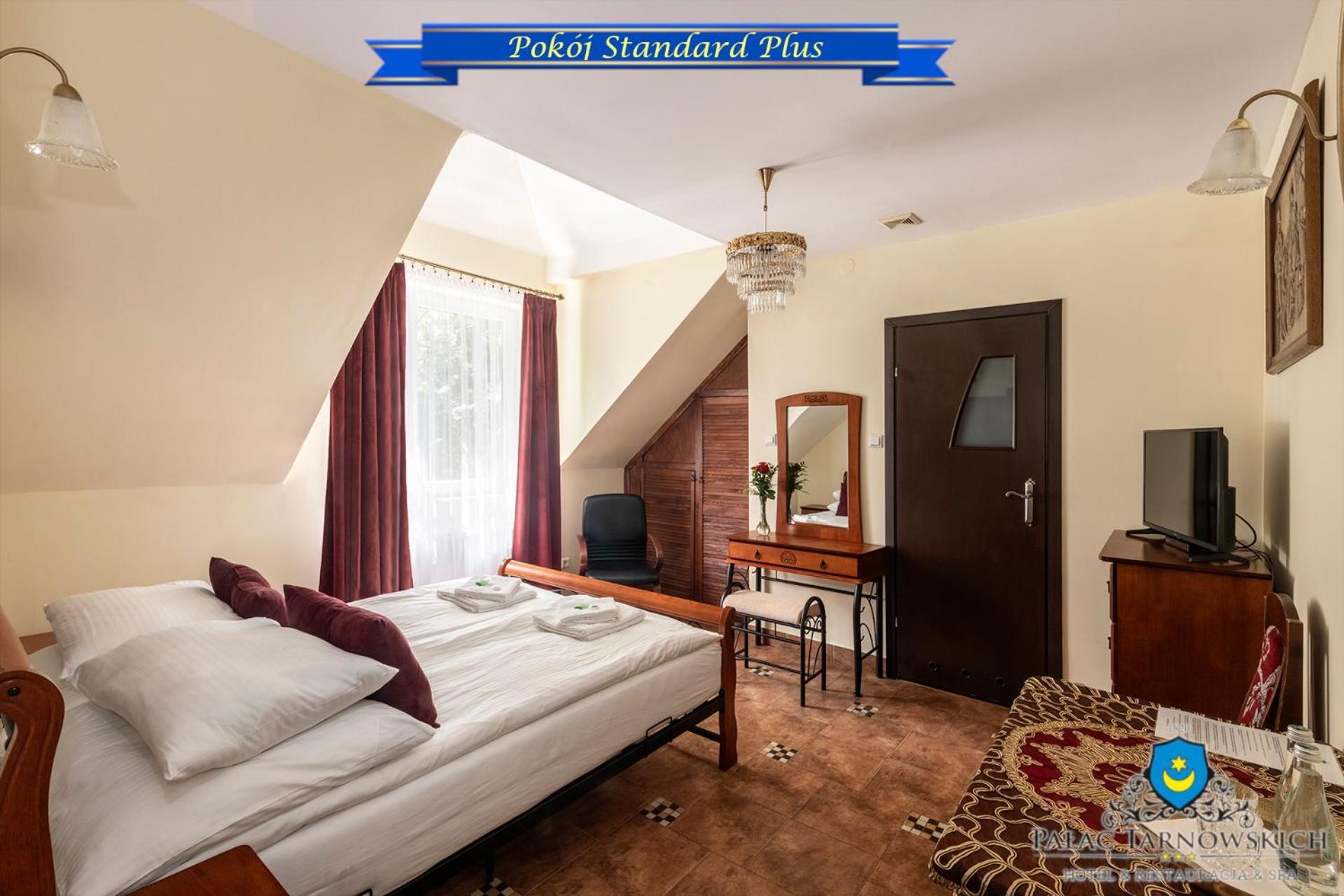 Palac Tarnowskich Hotel & Restauracja & Spa Ostrowiec Swietokrzyski Bagian luar foto