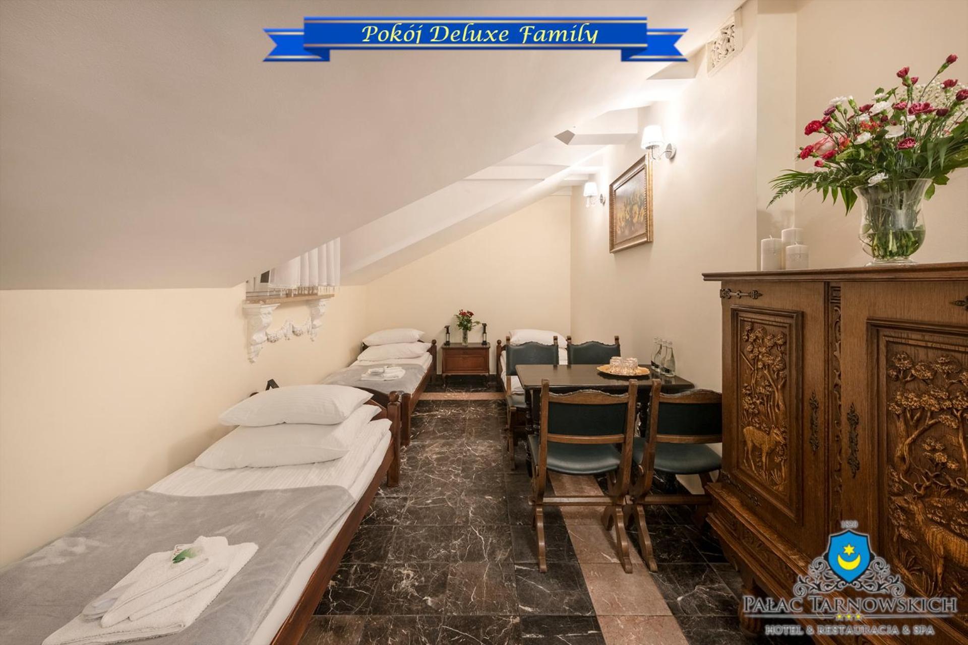 Palac Tarnowskich Hotel & Restauracja & Spa Ostrowiec Swietokrzyski Bagian luar foto